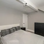 Charming Retreat In לינה וארוחת בוקר *