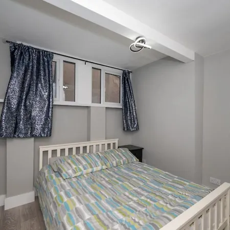 Charming Retreat In Bed & Breakfast