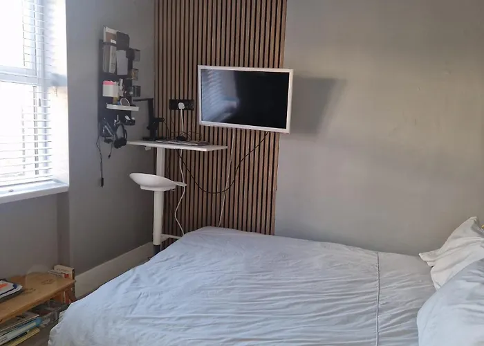 Charming Retreat In * Корк